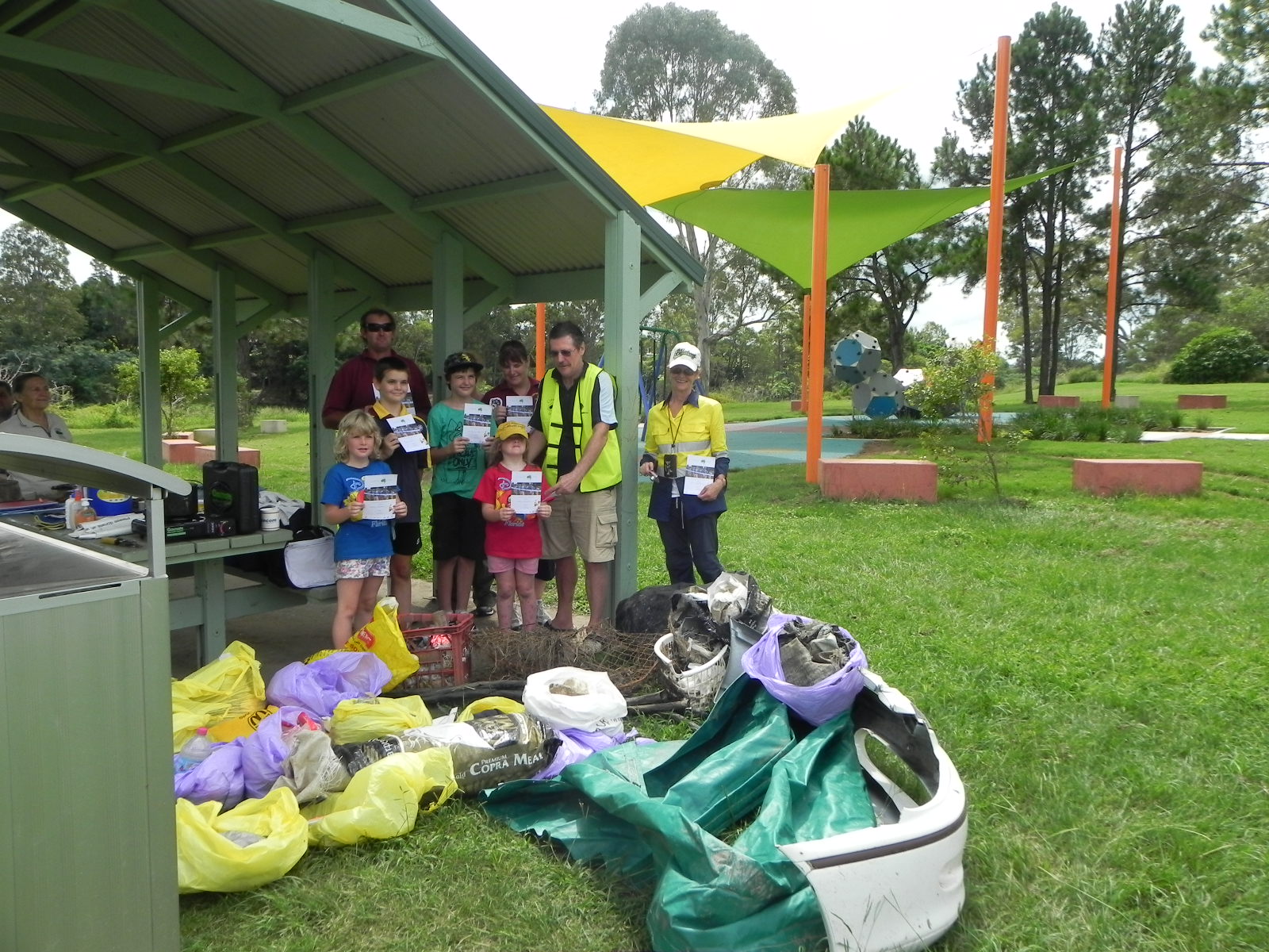 logan river clean-up-teamloot1